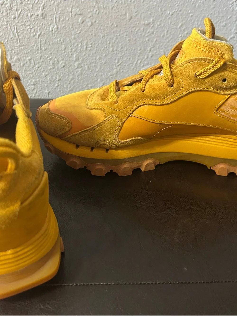 🔥 RARE SIZE 9 🔥 Cardi B x Reebok Classic Leather 